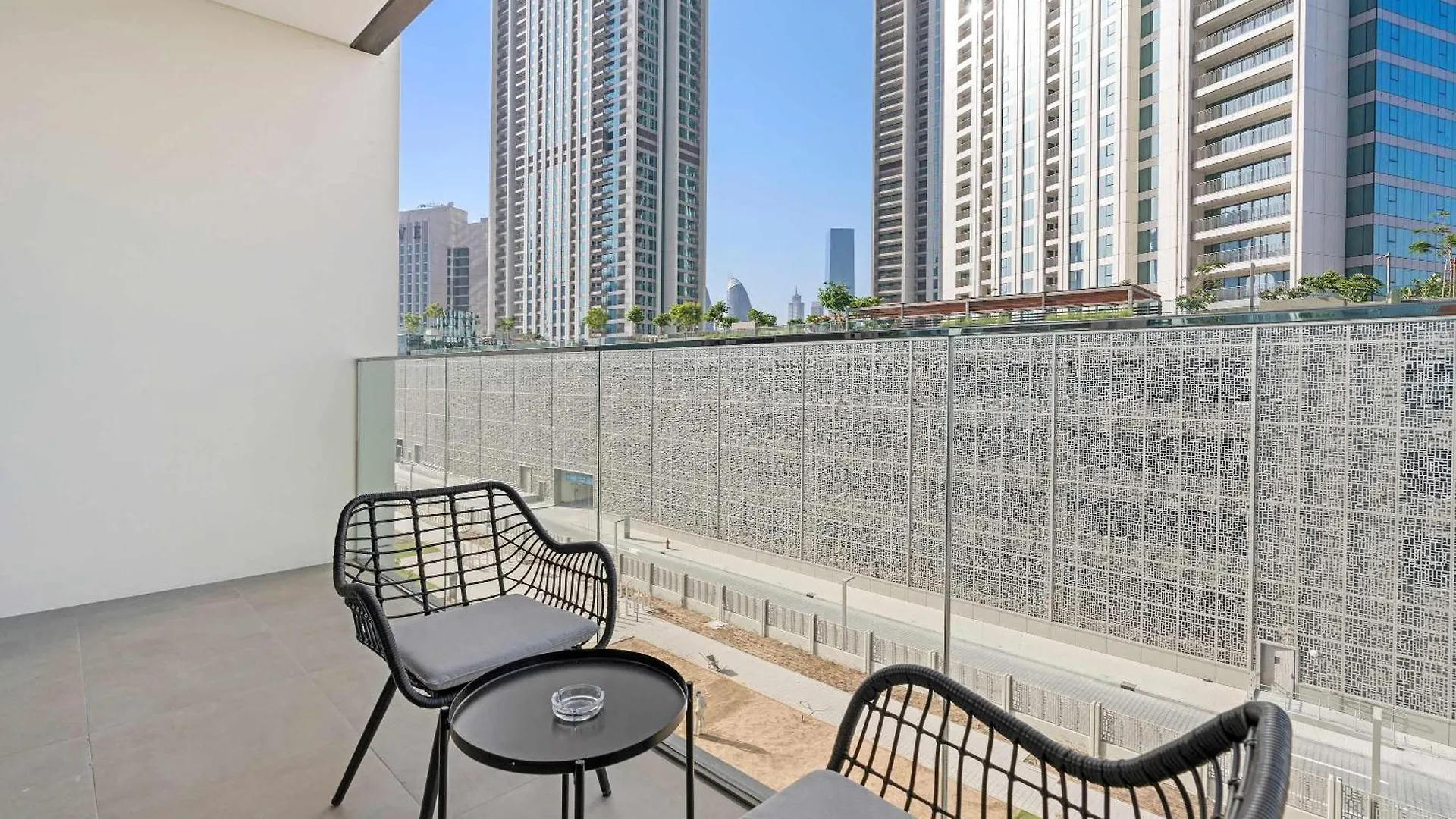 شقة Silkhaus Modern 1Bdr In Downtown With Balcony, Pool, Gym دبي